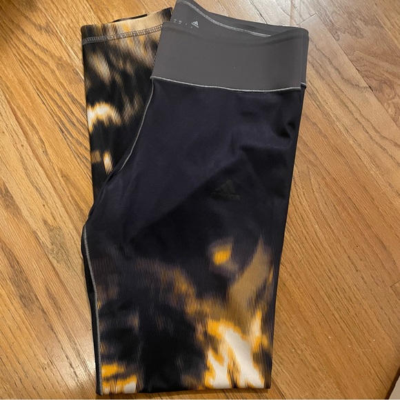 Adidas moisture-wicking long tight black fire print MEDIUM - Picture 3 of 6